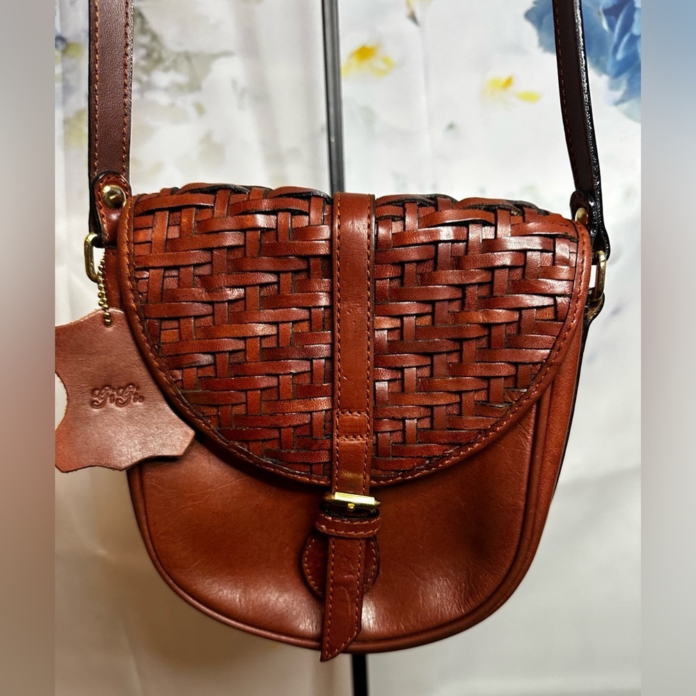 Gigi cognac leather snap front crossbody GUC​​